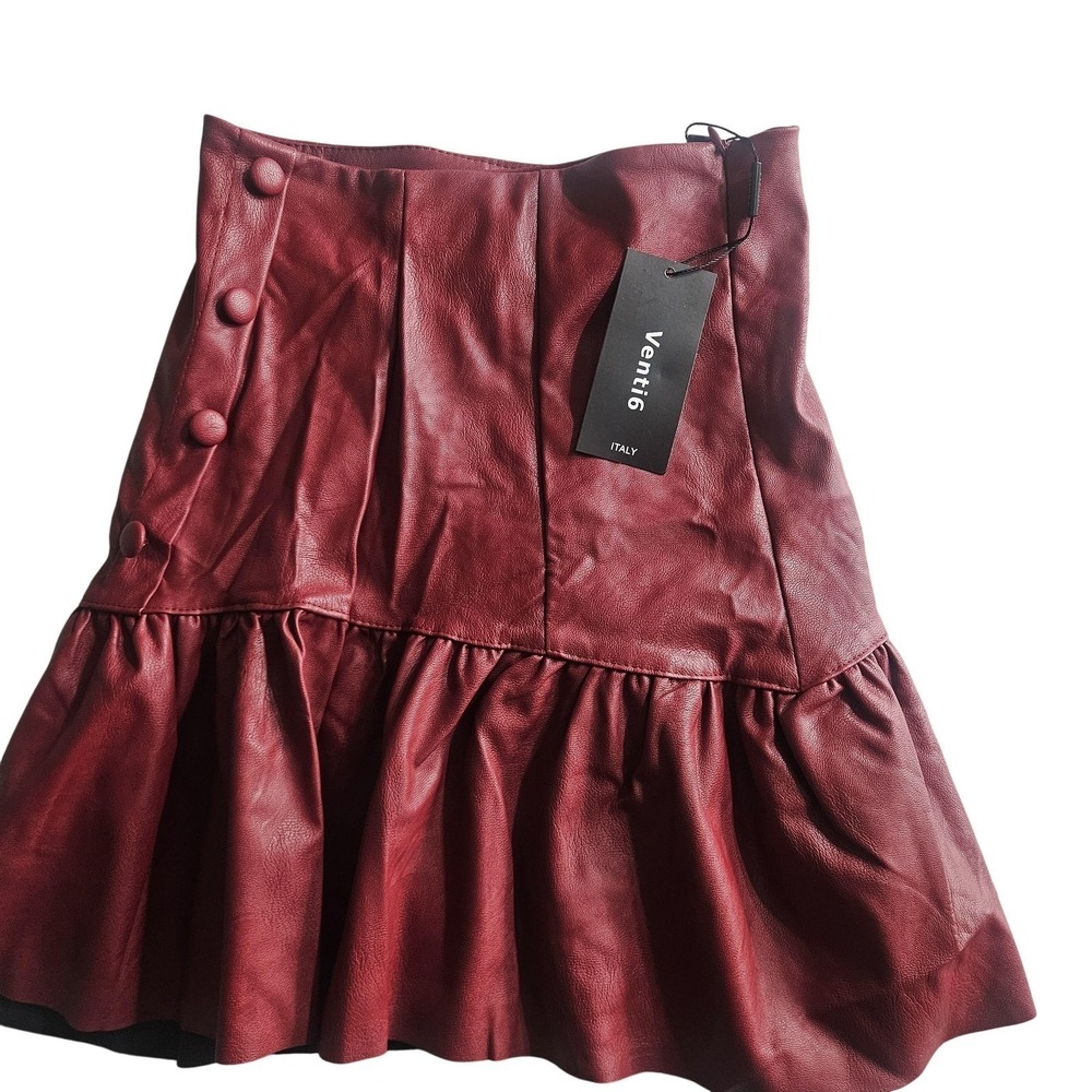 Venti6 Skirt Womens Small Red Faux Leather Short Flare Ruffle Button Italy‎